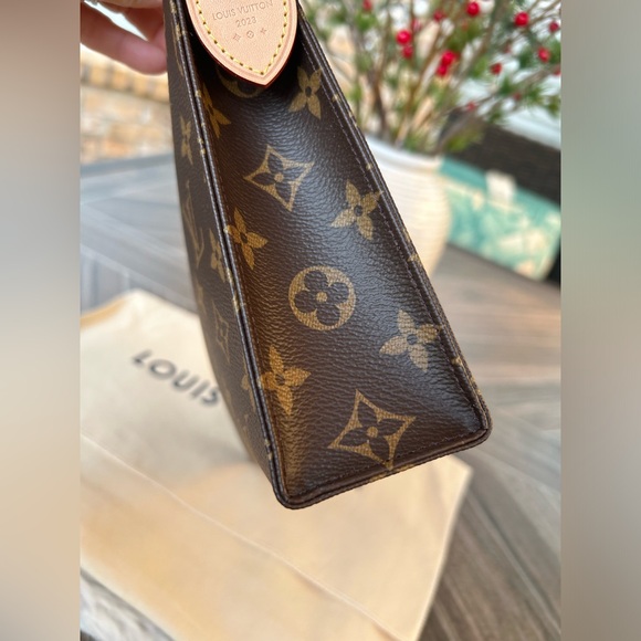 Toiletry 26 in Monogram - Picture 6 of 16